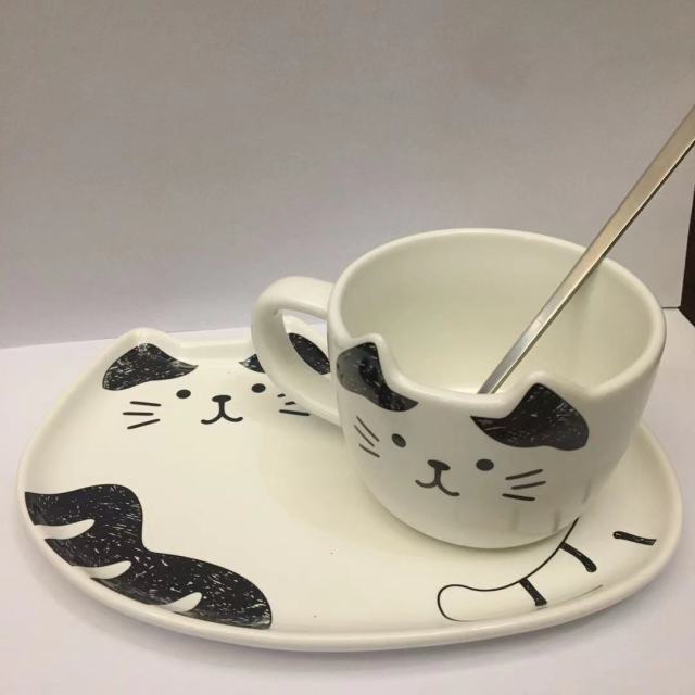 Japanese style cat ceramic cup set