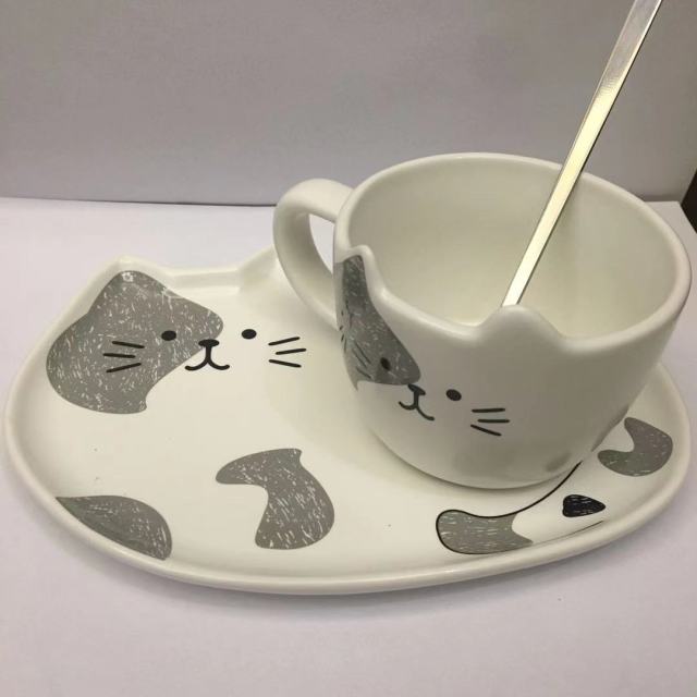 Japanese style cat ceramic cup set