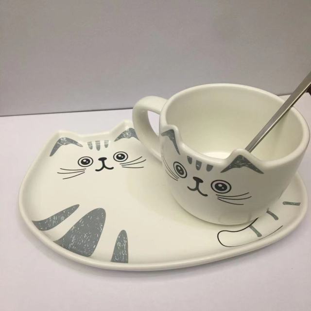 Japanese style cat ceramic cup set